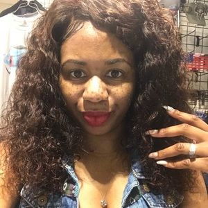 Meet your Posher, Latoya